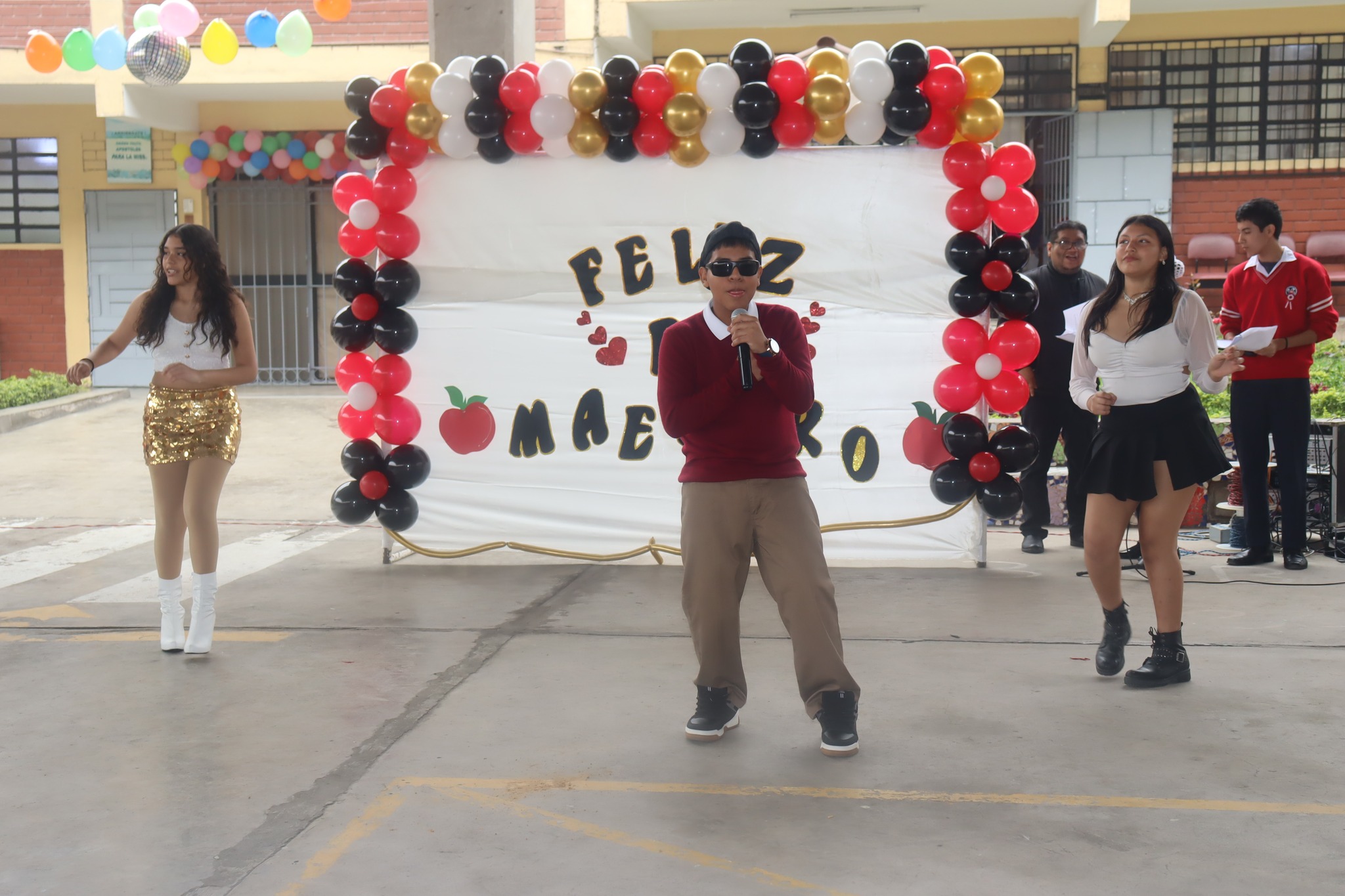 Celebrando el Día del Maestro